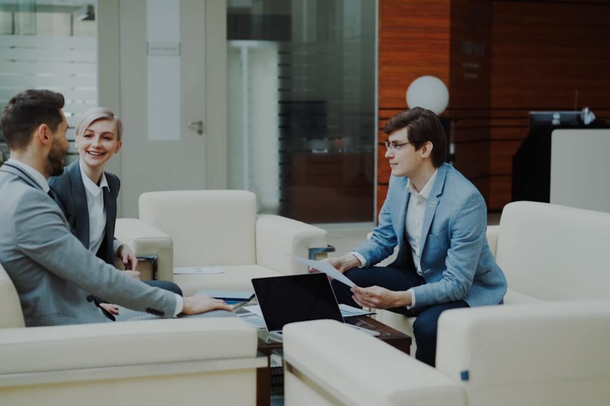 How to Handle Someone Who Keeps Interrupting (Without Turning It Into Drama)