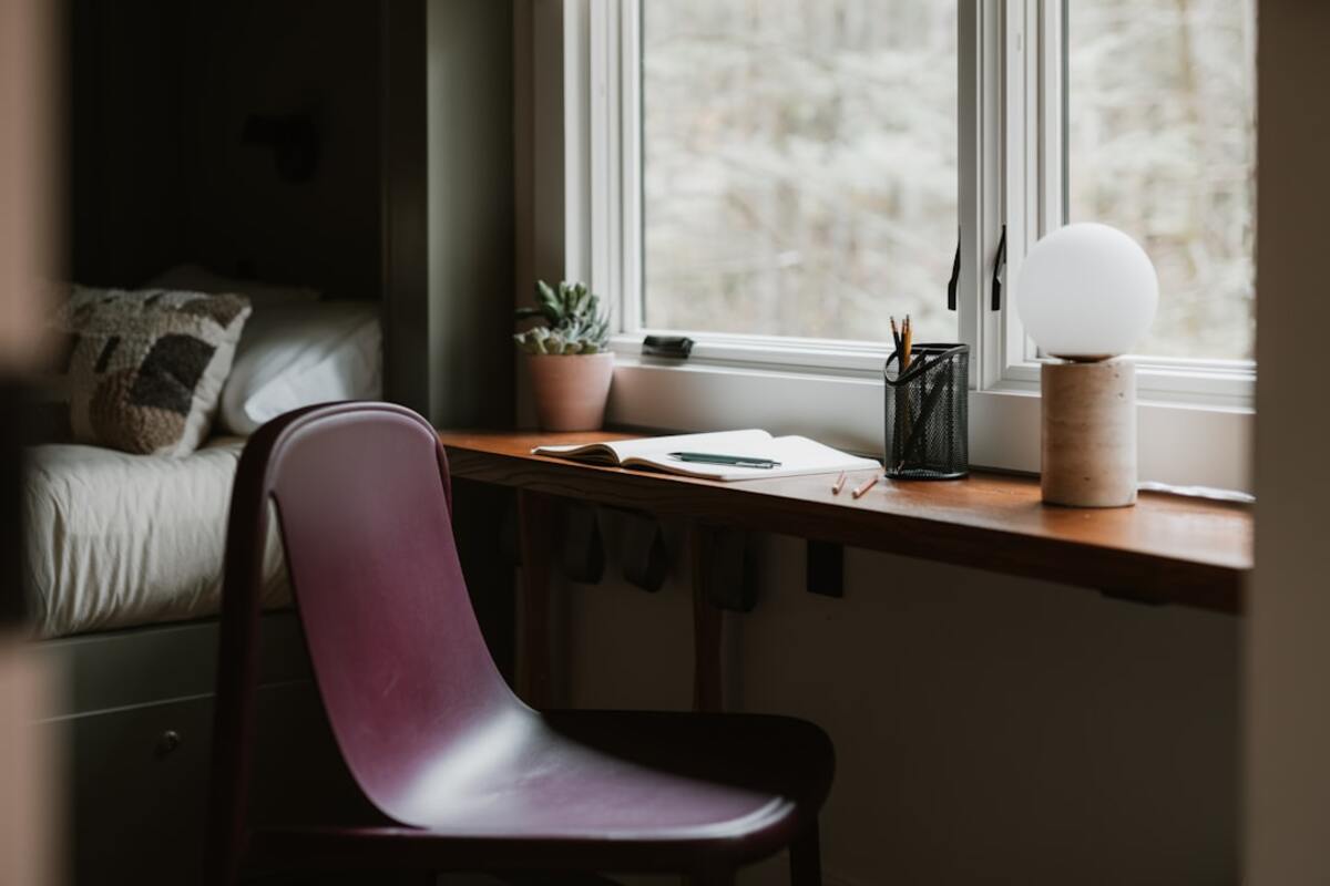 How to Set Boundaries Without Sounding Rude (Even at Work)