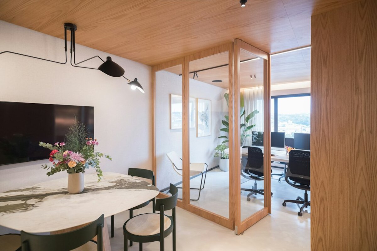 The Quiet Office Comeback: Why Companies Are Redesigning Hybrid Work Around “Anchor Days”