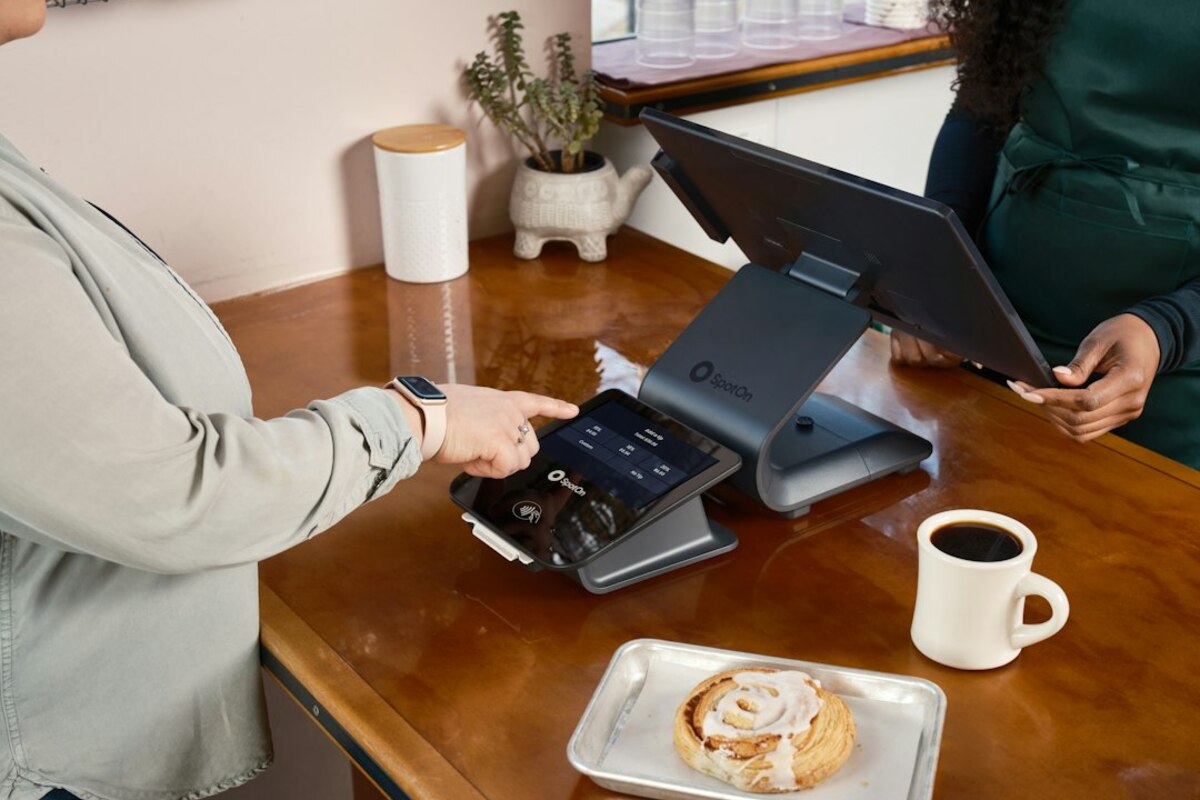 Why Tipping Screens Are Everywhere—and How to Handle Them Without Feeling Awkward